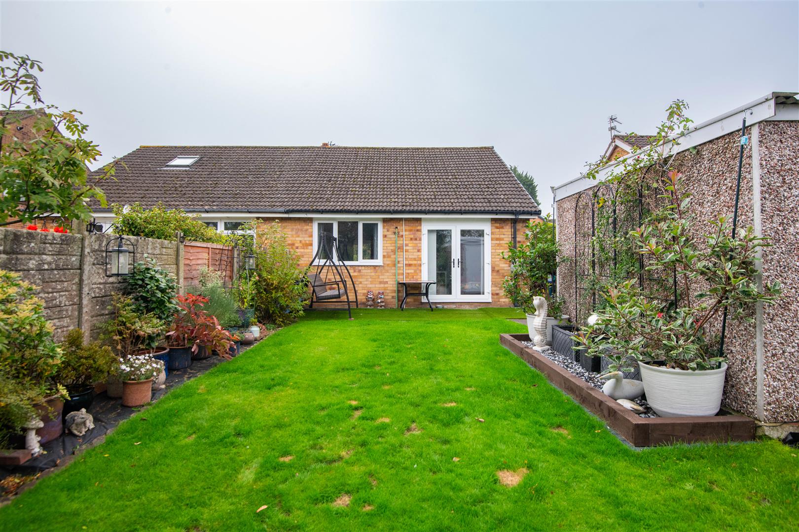 2 bed property in Lancaster Avenue, Leyland